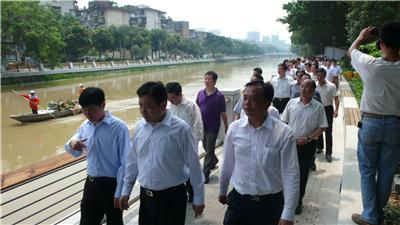 時(shí)任福建省委常委、福州市市委書記楊岳和市長(zhǎng)楊益民視察我司內(nèi)河綜合整治景觀工程